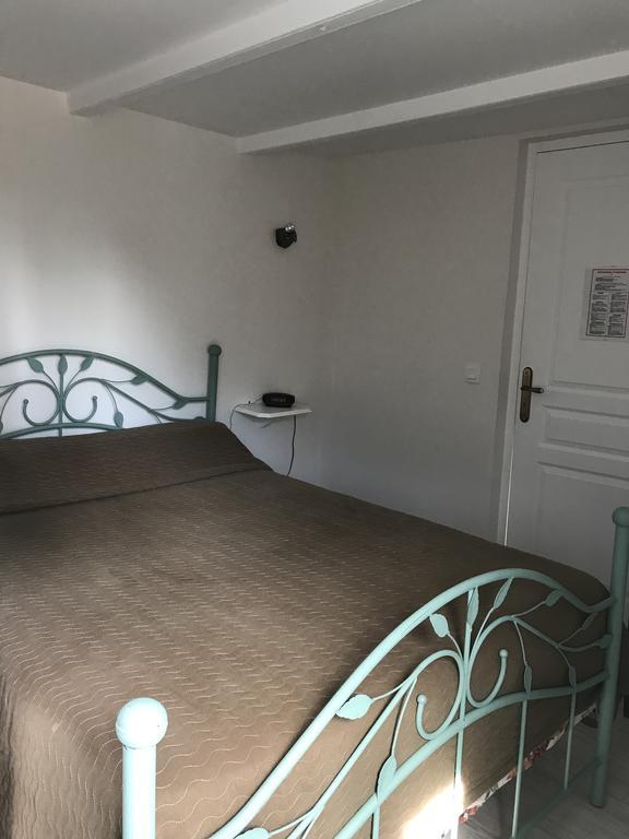 Auberge Le Cheval Blanc Saint-Gâtien-des-Bois Esterno foto